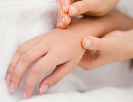 Akupunkturbehandlung in der Naturheilpraxis Bad Heilbrunn im Tölzer Land